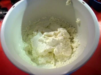 Rezept: Quark mit Sahne und Erdbeeren Bild Nr. 5 Quark mit Sahne und Erdbeeren - Rezept - Bild Nr. 5