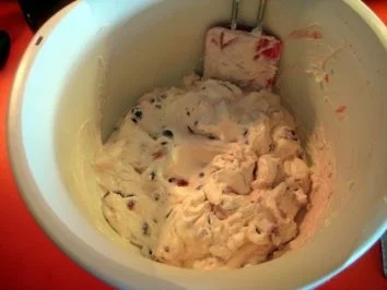 Rezept: Quark mit Sahne und Erdbeeren Bild Nr. 7 Quark mit Sahne und Erdbeeren - Rezept - Bild Nr. 7