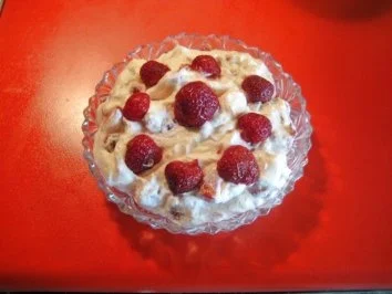 Rezept: Quark mit Sahne und Erdbeeren Bild Nr. 9 Quark mit Sahne und Erdbeeren - Rezept - Bild Nr. 9