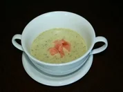 Zucchinisüppchen mit geräucherten Lachsstreifen - Rezept