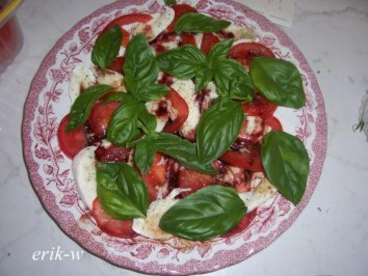 Tomaten-Mozzarellaplatte mit fruchtigem Balsamico - Rezept - Bild Nr. 2