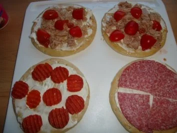 Rezept: Mini Pizza Bild Nr. 3 Mini Pizza - Rezept - Bild Nr. 3