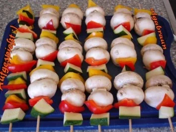 Aufgespießtes mit Apfel-Meerrettich-Hüttenkäsedip - Rezept - Bild Nr. 3