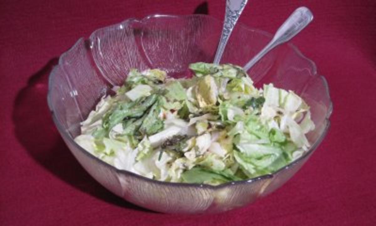 Hähnchen in Weißbiersoße an Gemüsereis und Eisbergsalat - Rezept