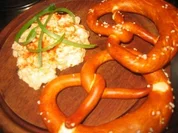 Brotzeit/Snack: Frühlingszwiebel-Käse-Creme - Rezept