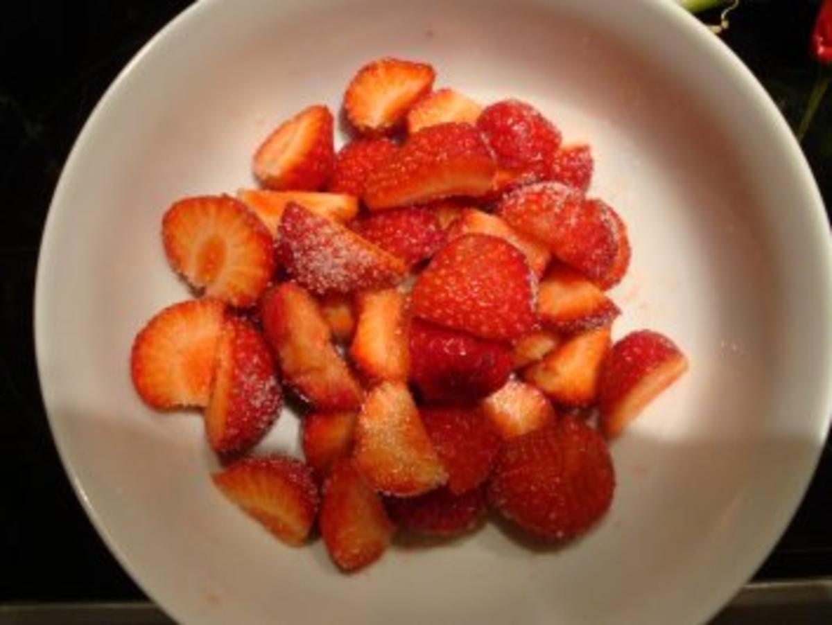 Erdbeeren mit Rucola (Erdbeeren für die Erdbeere, grins ;o)) - Rezept - Bild Nr. 3