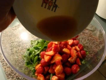 Rezept: Erdbeeren mit Rucola (Erdbeeren für die Erdbeere, grins ;o)) Bild Nr. 11 Erdbeeren mit Rucola (Erdbeeren für die Erdbeere, grins ;o)) - Rezept - Bild Nr. 11