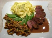 Rezept: Hasenrückenfilets mit Pfifferlingen Hasenrückenfilets mit Pfifferlingen - Rezept