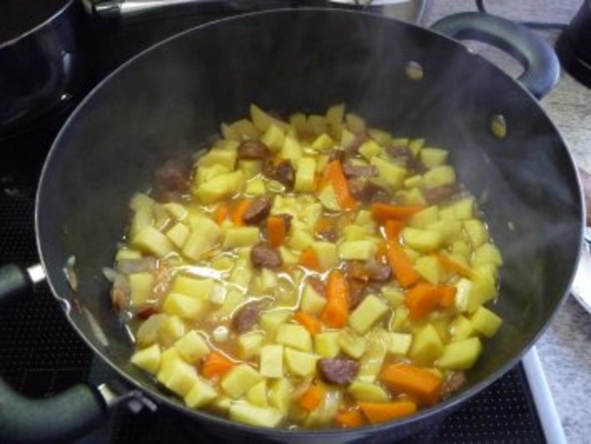 Suppen & Eintöpfe : Schnelle Kartoffelsuppe - oder auch Restesuppe - Rezept - Bild Nr. 2