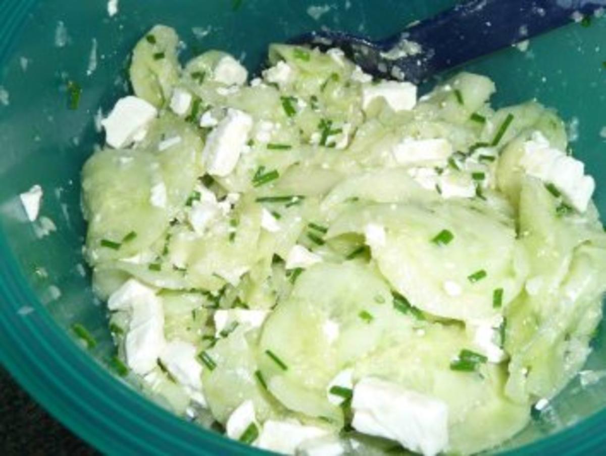 Schafskäse-Gurken-Salat - Rezept mit Bild - kochbar.de