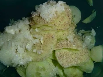 Schafskäse-Gurken-Salat - Rezept - Bild Nr. 3