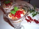 Dessert: Quark-Joghurt-Creme mit Beeren und Mandelkrokant - Rezept
