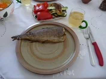 Rezept: Fisch : Geräucherte Forelle mit Kartoffelsalat und Grillzucchini Bild Nr. 6 Fisch : Geräucherte Forelle mit Kartoffelsalat und Grillzucchini - Rezept - Bild Nr. 6