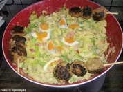 Nudel-Curry-Salat mit Hackbällchen - Rezept