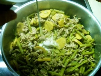 Rezept: Makkaroniauflauf " mal anders" Bild Nr. 5 Makkaroniauflauf " mal anders" - Rezept - Bild Nr. 5