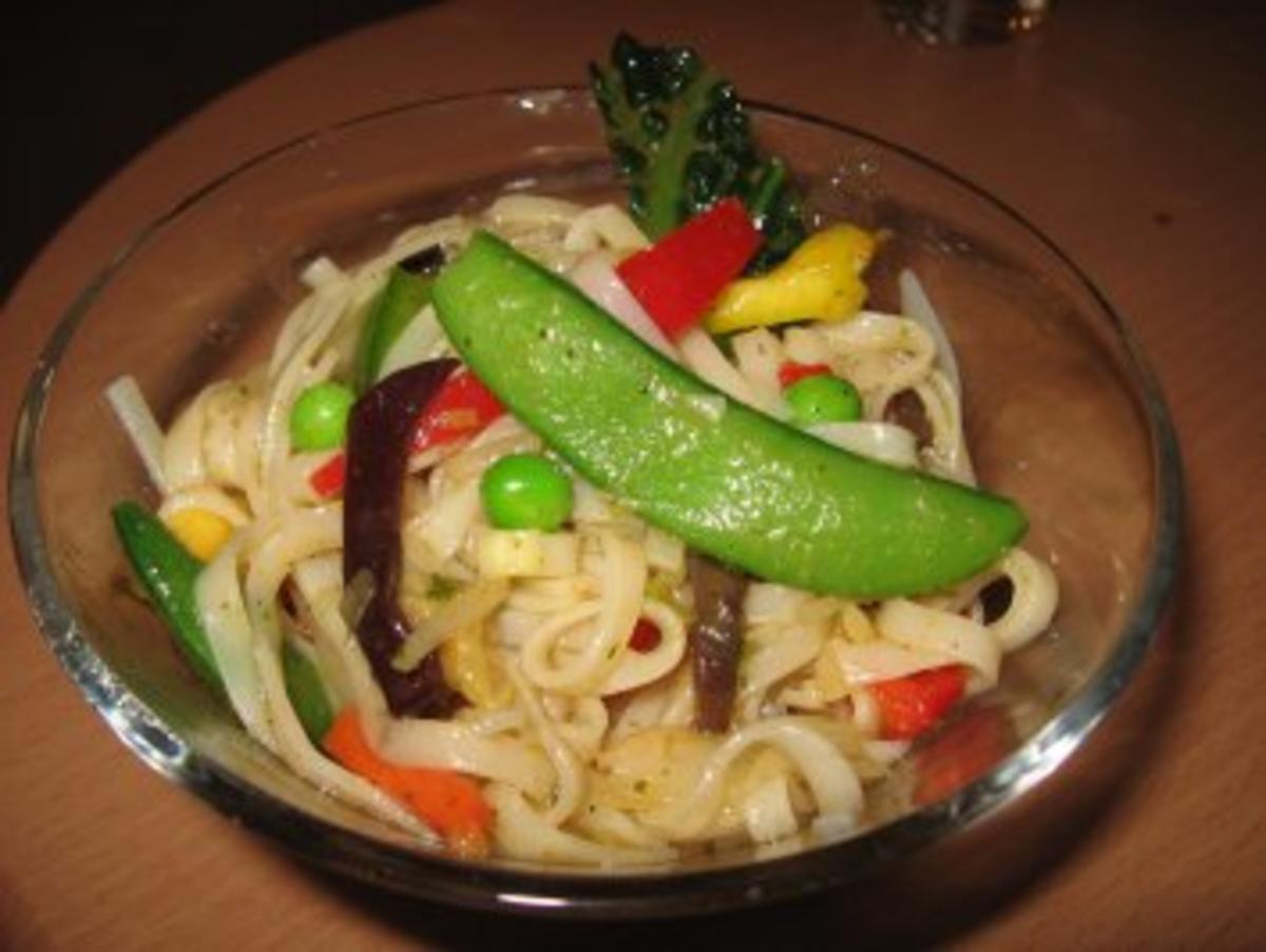 Chinesischer-Reis-Bandnudel-Salat - Rezept