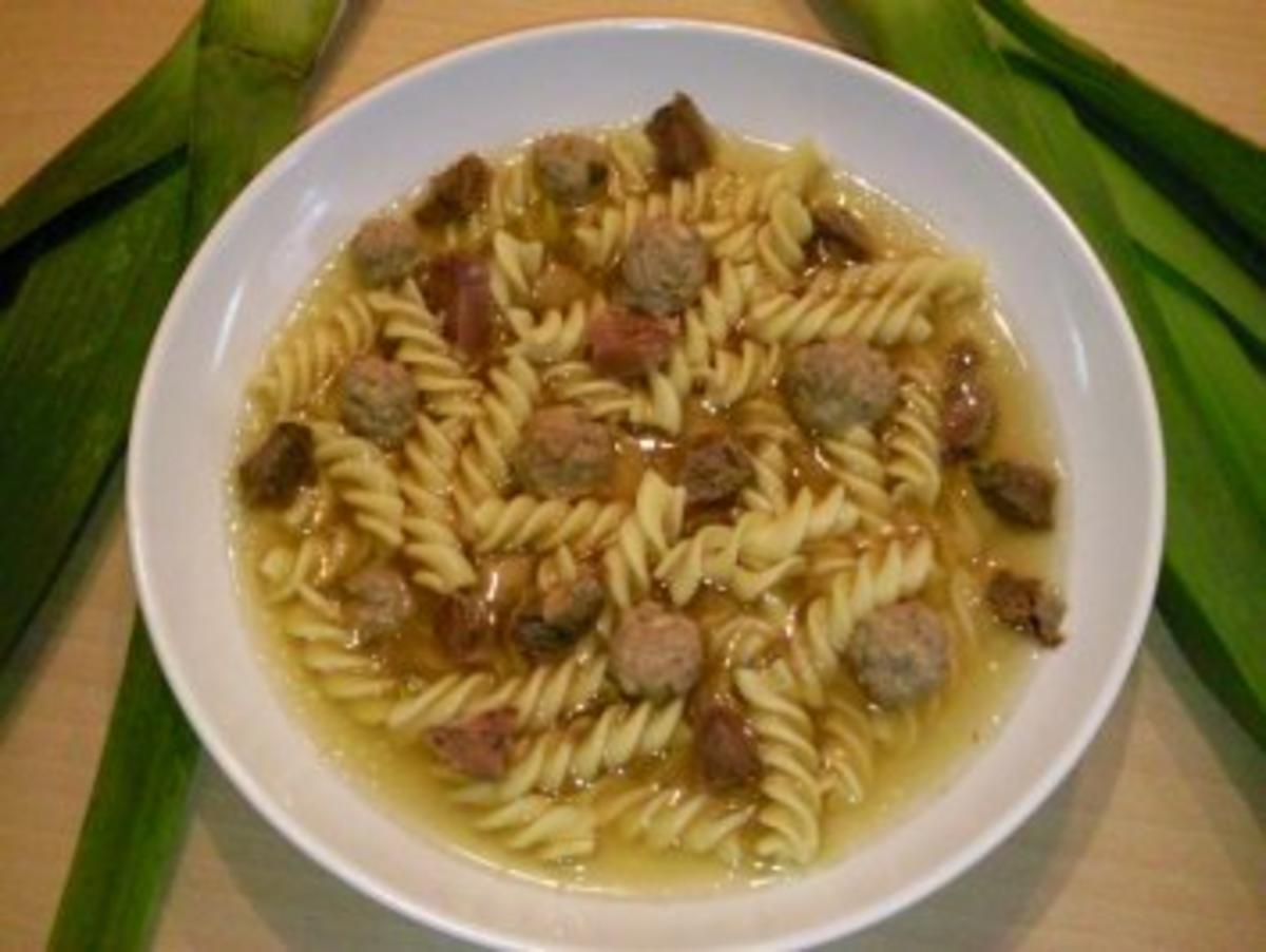 Nudelsuppe Nudelsuppe mit Mettklößchen - Rezept mit Bild - kochbar.de