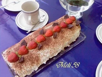 Backen: Joghurt-Erdbeer- Rolle - Rezept - Bild Nr. 7