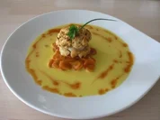 Jakobsmuscheln-Safran-Crumble mit Karotten-Confit und Orangenblüten-Laksa - Rezept