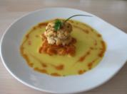 Jakobsmuscheln-Safran-Crumble mit Karotten-Confit und Orangenblüten-Laksa - Rezept