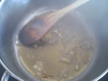 Jakobsmuscheln-Safran-Crumble mit Karotten-Confit und Orangenblüten-Laksa - Rezept - Bild Nr. 3