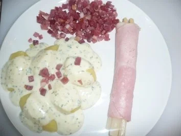 Rezept: Neue Kartoffeln mit Petersiliensauce Neue Kartoffeln mit Petersiliensauce - Rezept