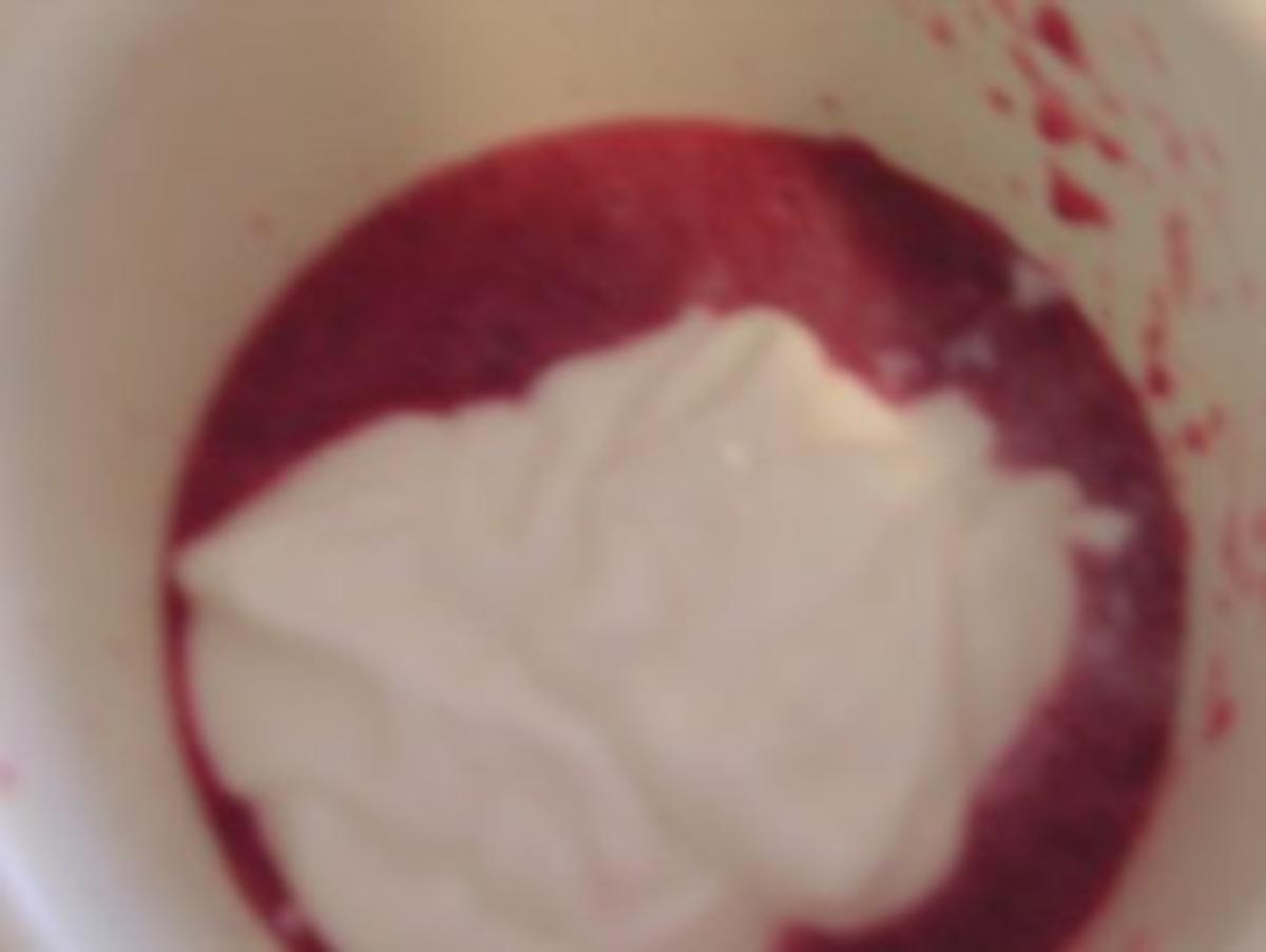 Joghurt-Kirsch -Eis - Rezept - Bild Nr. 2