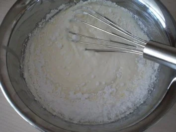 Rezept: Brombeeren in Rosmarin-Portweinreduktion an Vanille-Schmand-Parfait Bild Nr. 5 Brombeeren in Rosmarin-Portweinreduktion an Vanille-Schmand-Parfait - Rezept - Bild Nr. 5