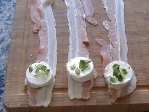 Duett von Ziegenkäse mit sommerlichen Salaten und Tomatenbrot - Rezept - Bild Nr. 2