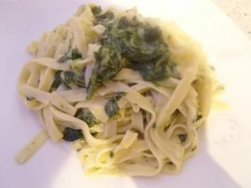 Tagliatelle mit Spinat und Gorgonzola - Rezept