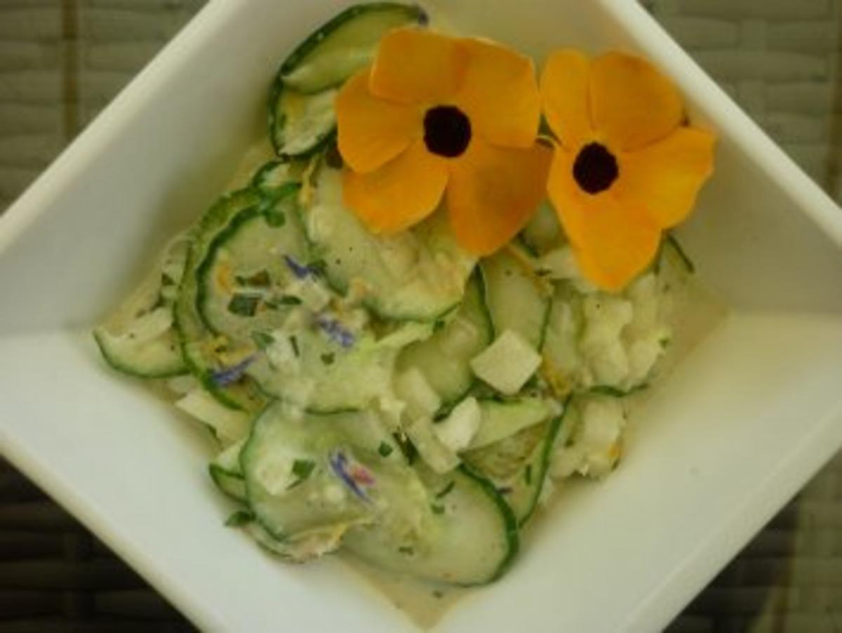 Ingwer-Limetten-Frikadellen vom Grill mit Gurkensalat und kalter Tomatensauce - Rezept - Bild Nr. 2