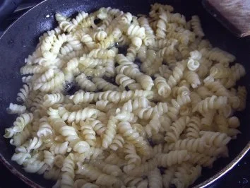 Rezept: Kräuternudeln Bild Nr. 3 Kräuternudeln - Rezept - Bild Nr. 3