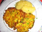 Kartoffel-Karotten-Puffer mit Apfelmus - Rezept