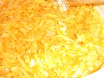 Rezept: Kartoffel-Karotten-Puffer mit Apfelmus Bild Nr. 3 Kartoffel-Karotten-Puffer mit Apfelmus - Rezept - Bild Nr. 3