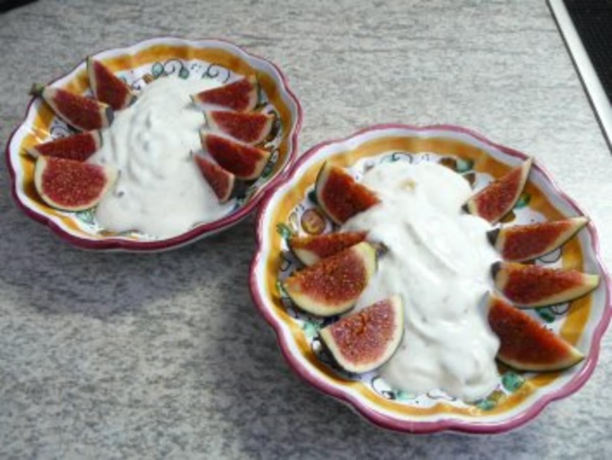 Dessert :  Feigen an Naturjoghurt mit selbstgemachter Kürbismarmelade - Rezept - Bild Nr. 2