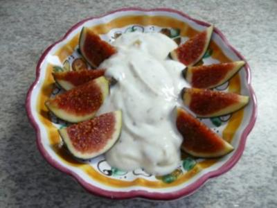 Dessert :  Feigen an Naturjoghurt mit selbstgemachter Kürbismarmelade - Rezept