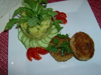 Frikadellen vom Rotauge mit fränkischem Kartoffelsalat ala E. - Rezept