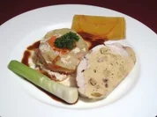 Hamburger Stubenküken mit Frühlingszwiebeln und kleiner Kartoffel-Tarte - Rezept