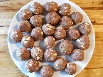 Rezept: Mini-Frikadellen mit Feta Bild Nr. 2 Mini-Frikadellen mit Feta - Rezept - Bild Nr. 2