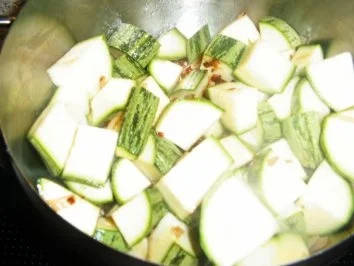 Rezept: Zuccinisuppe Bild Nr. 5 Zuccinisuppe - Rezept - Bild Nr. 5