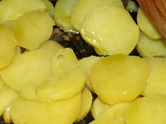 Rezept: Bratkartoffeln mit Speck und Zwiebeln Bild Nr. 7 Bratkartoffeln mit Speck und Zwiebeln - Rezept - Bild Nr. 7