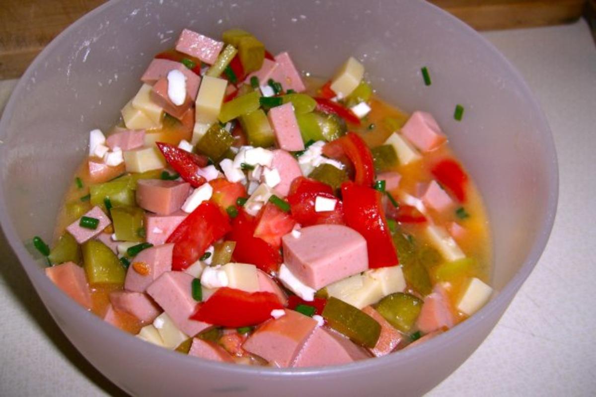 Wurstsalat mit Putenknacker und Tomate - Rezept mit Bild - kochbar.de