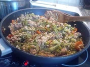 Reis-Broccolipfanne mit Hühnchen - Rezept