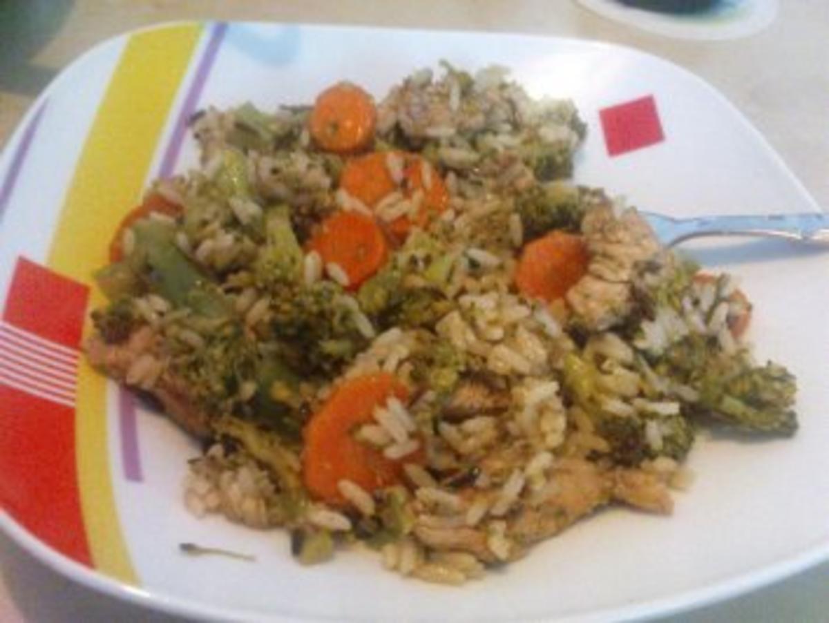 Reis-Broccolipfanne mit Hühnchen - Rezept - Bild Nr. 2
