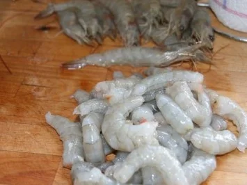 Rezept: Nudeln: Spaghetti mit Zitronensoße und Gambas Bild Nr. 3 Nudeln: Spaghetti mit Zitronensoße und Gambas - Rezept - Bild Nr. 3