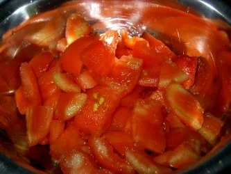 Fruchtig gefüllte Hähnchenbrust auf Sommergemüse - Rezept - Bild Nr. 4