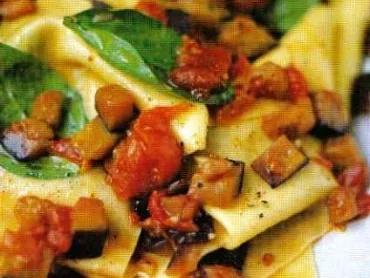 Rezept: Stracci mit Aubergine, Tomaten und Basilikum Stracci mit Aubergine, Tomaten und Basilikum - Rezept