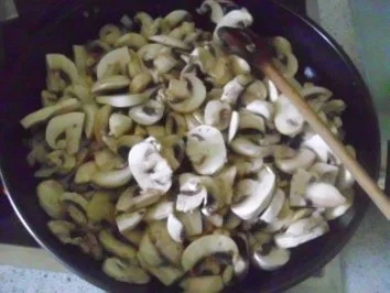 Rezept: Pilze in Rahmsauce Bild Nr. 2 Pilze in Rahmsauce - Rezept - Bild Nr. 2