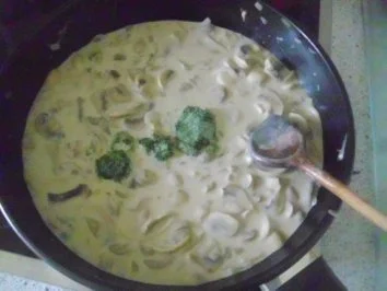 Rezept: Pilze in Rahmsauce Bild Nr. 5 Pilze in Rahmsauce - Rezept - Bild Nr. 5