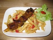Angeschärfte Pasta mit Hackspießchen - Rezept